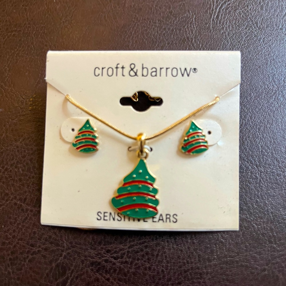 NWOT Croft & Borrow Holiday Christmas Tree gold tone necklace & stud earrings.